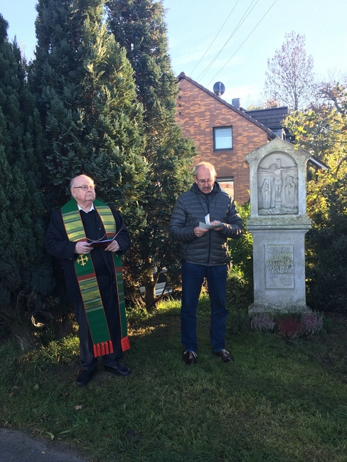 Pater Becker (SVD) und der Vorsitzende C.Schlich